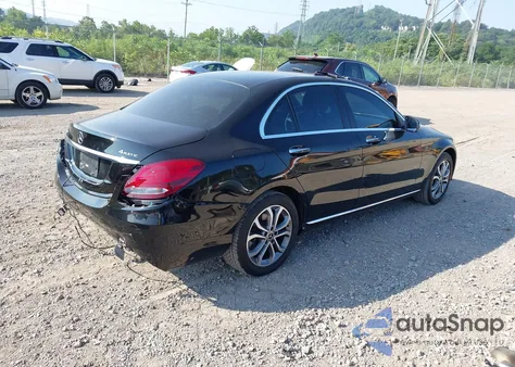 2018 Mercedes-Benz C 300 4Matic z USA, uszkodzony, nr VIN WDDWF4KBXJR311890